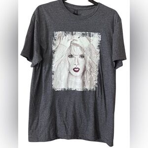 Taylor Swift Hand Drawn Fan Art Gildan SS Charcoal Graphic Tee/M